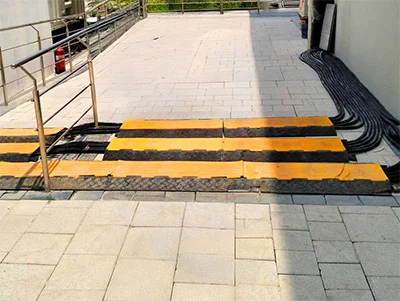 Heavy duty cable ramp system